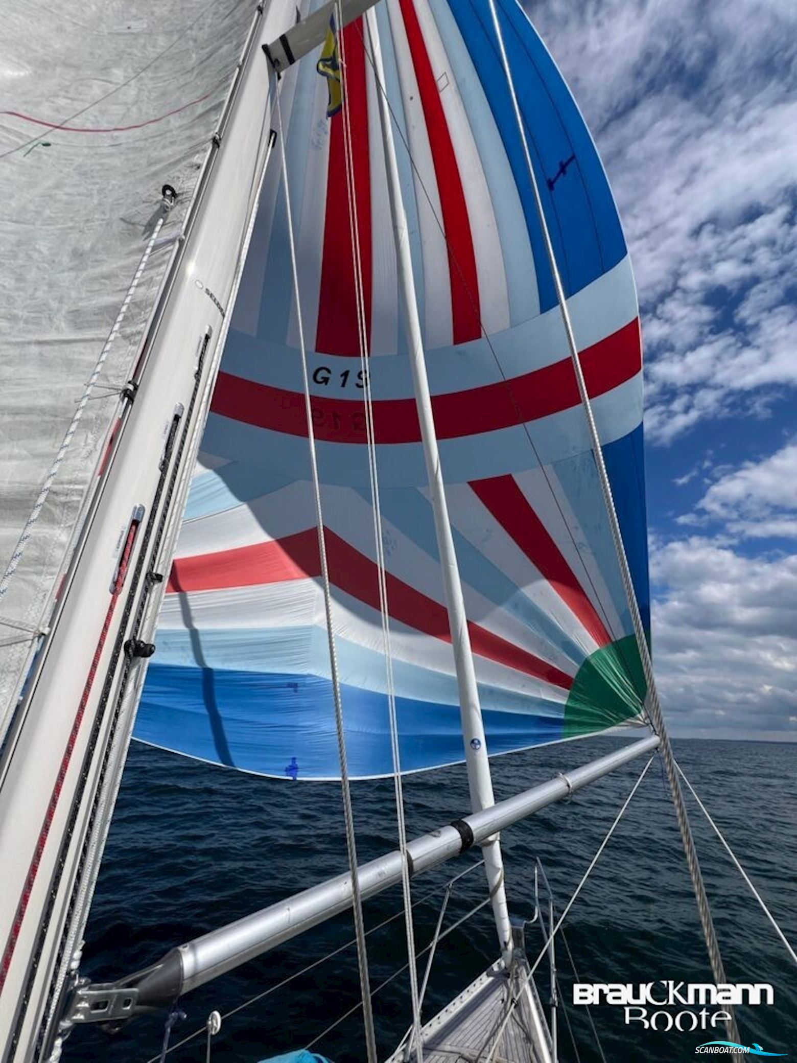 Helmsman Yachts 1200