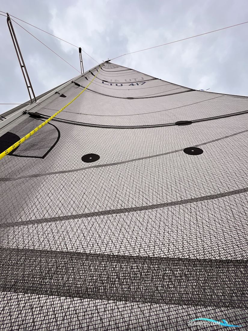 Helmsman751