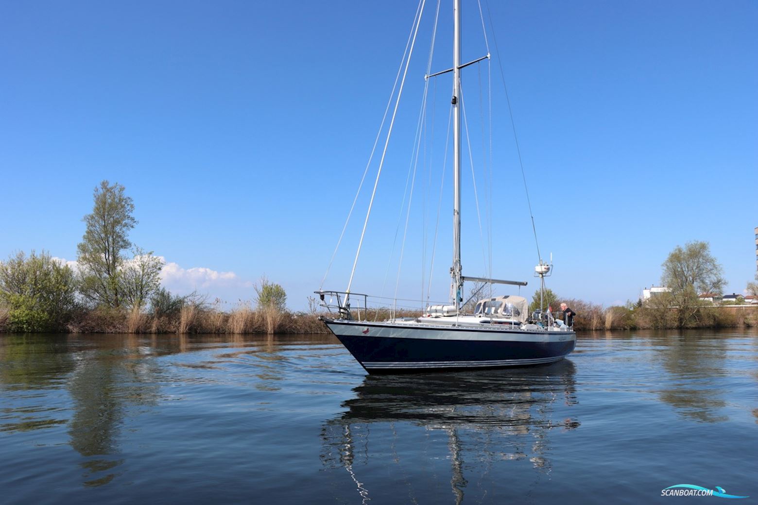 Holman & Pye Red Admiral 36