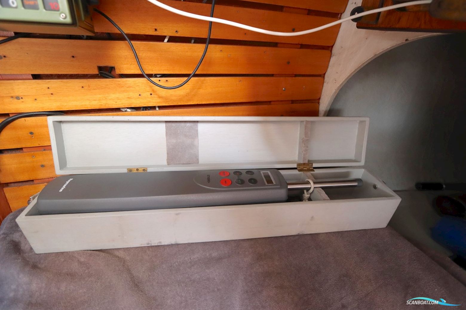 Holman and Pye  Rustler 31