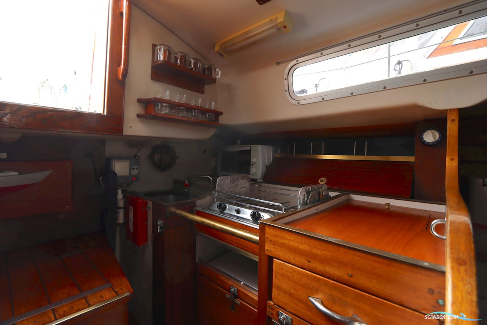 Holman and Pye  Rustler 31