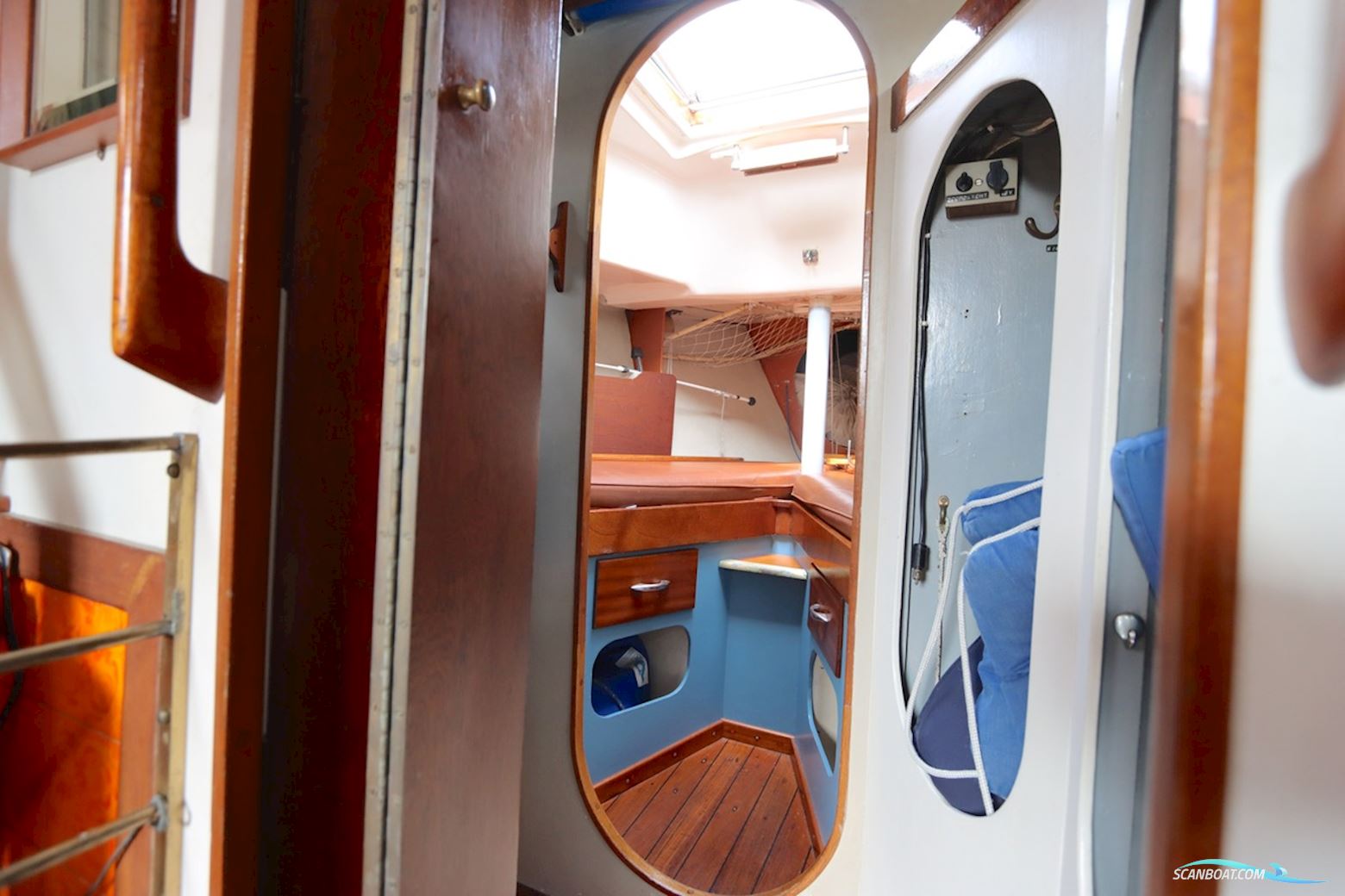 Holman and Pye  Rustler 31