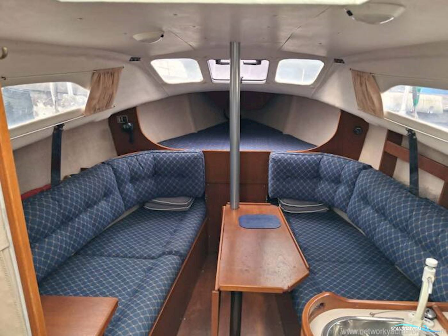 Hunter 245