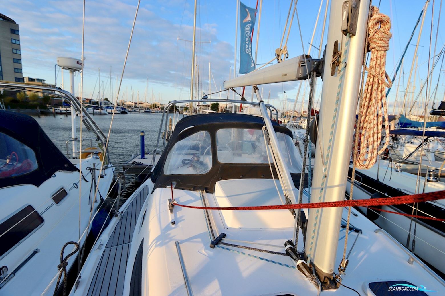 Hunter 306