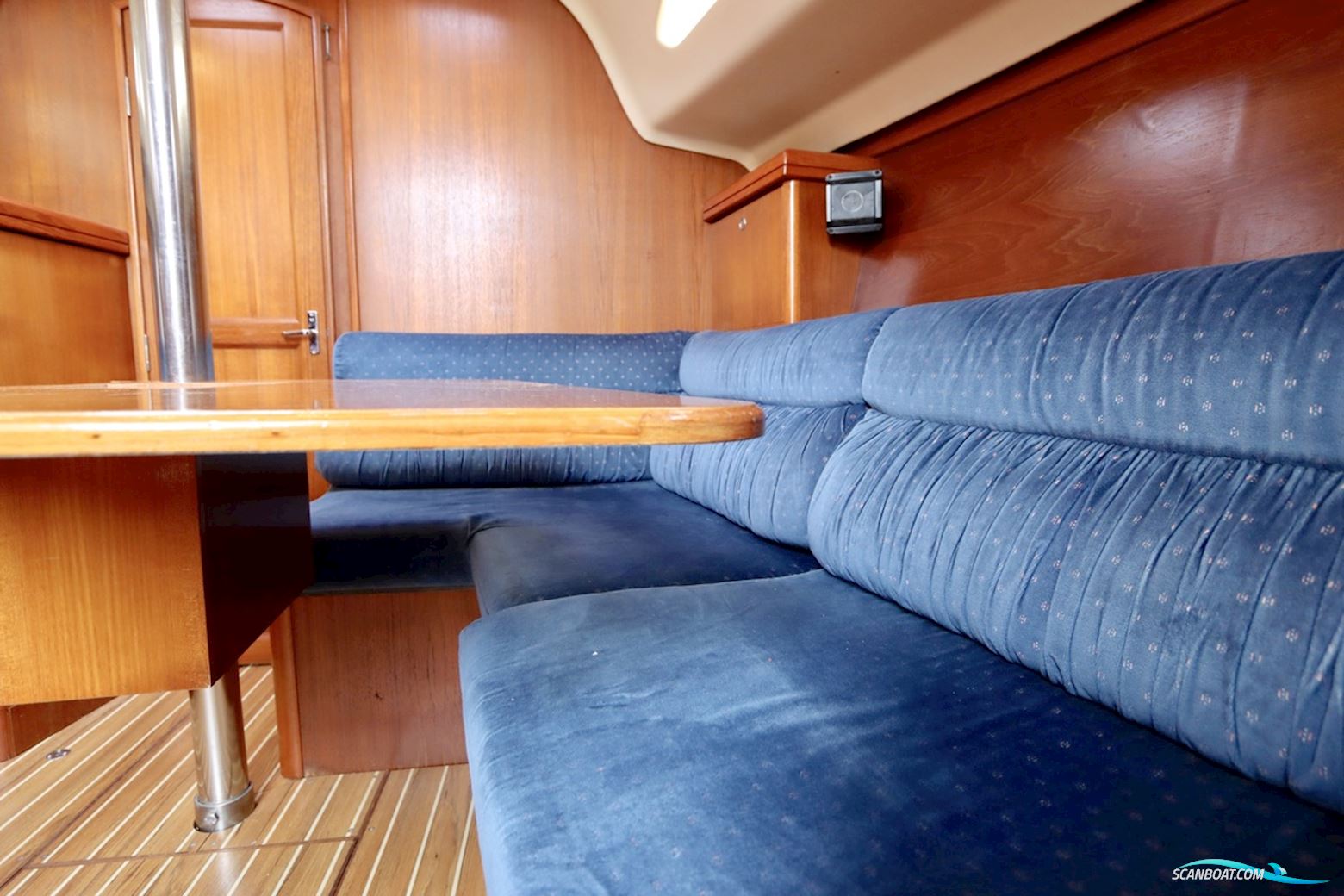 Hunter 306