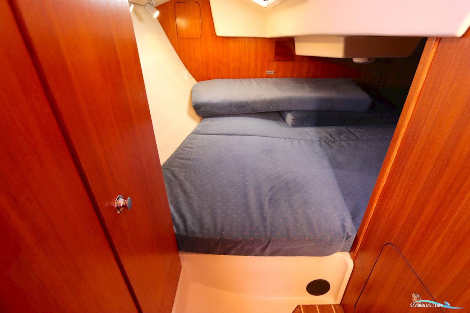 Hunter 33