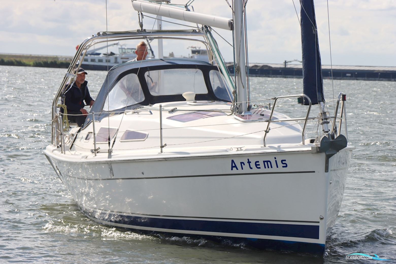 Hunter 33