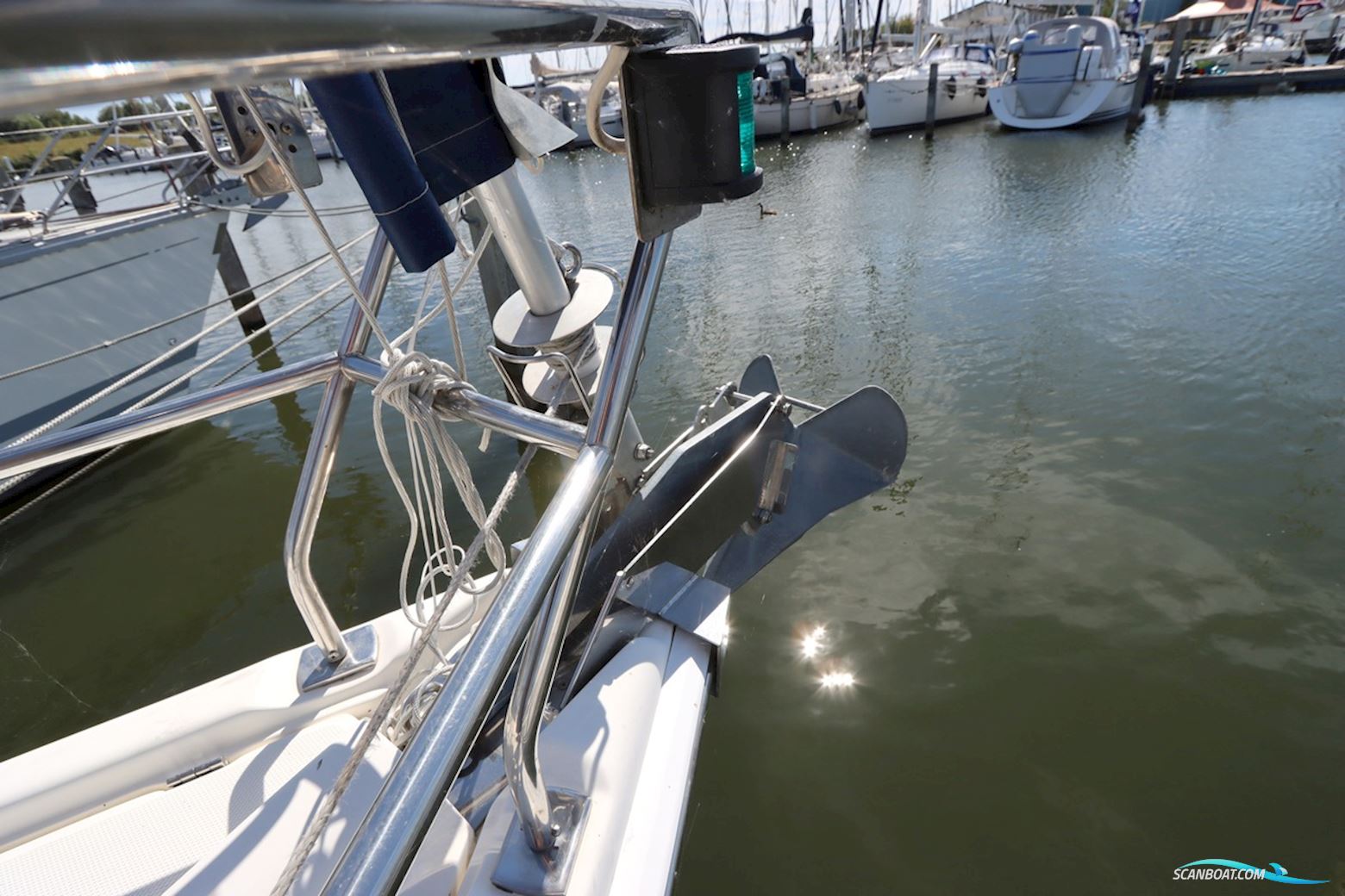 Hunter 33