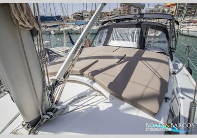 Hunter 340 Sailingboat 2000, with Yanmar engine, Spain