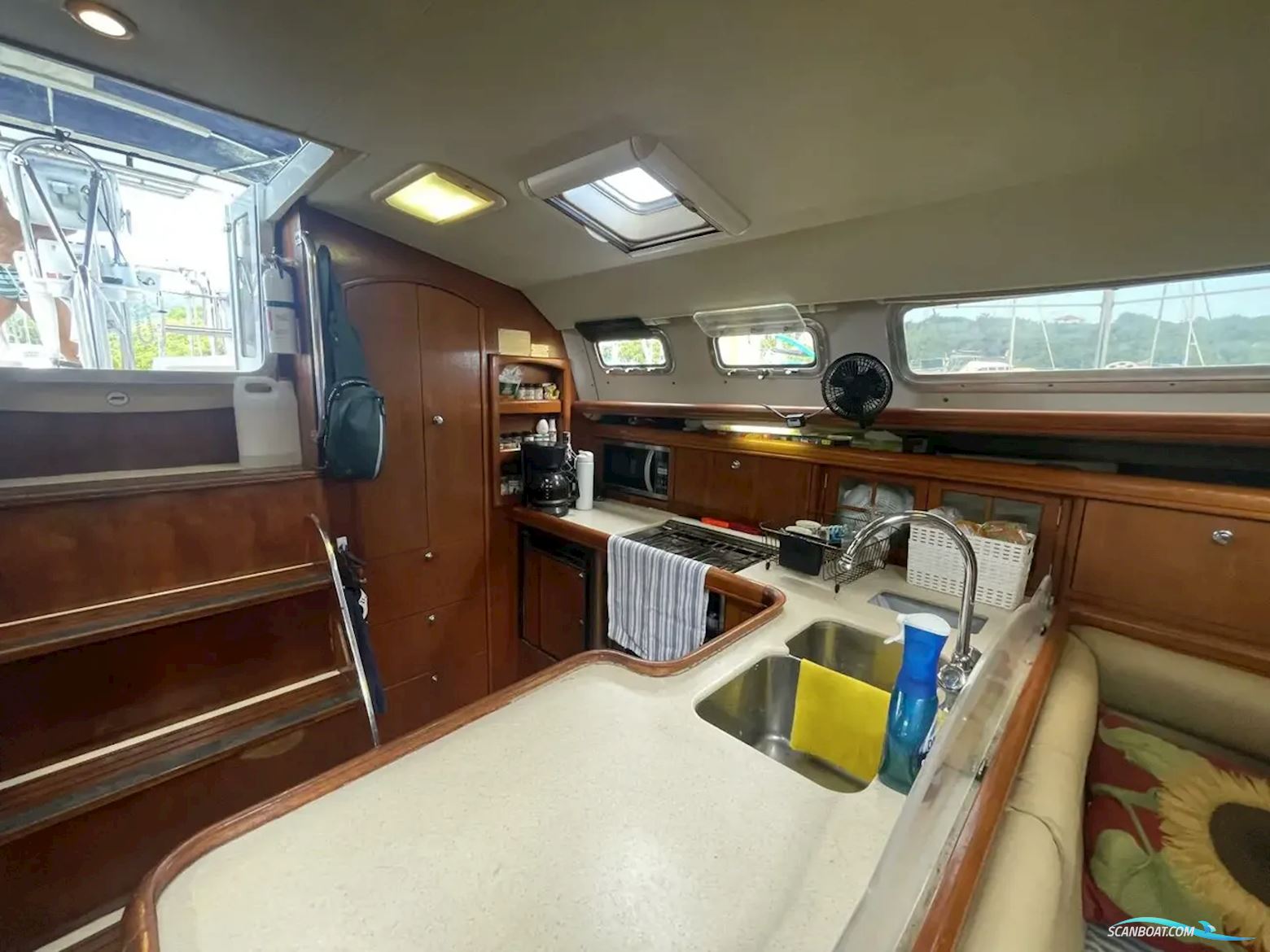 Hunter 44