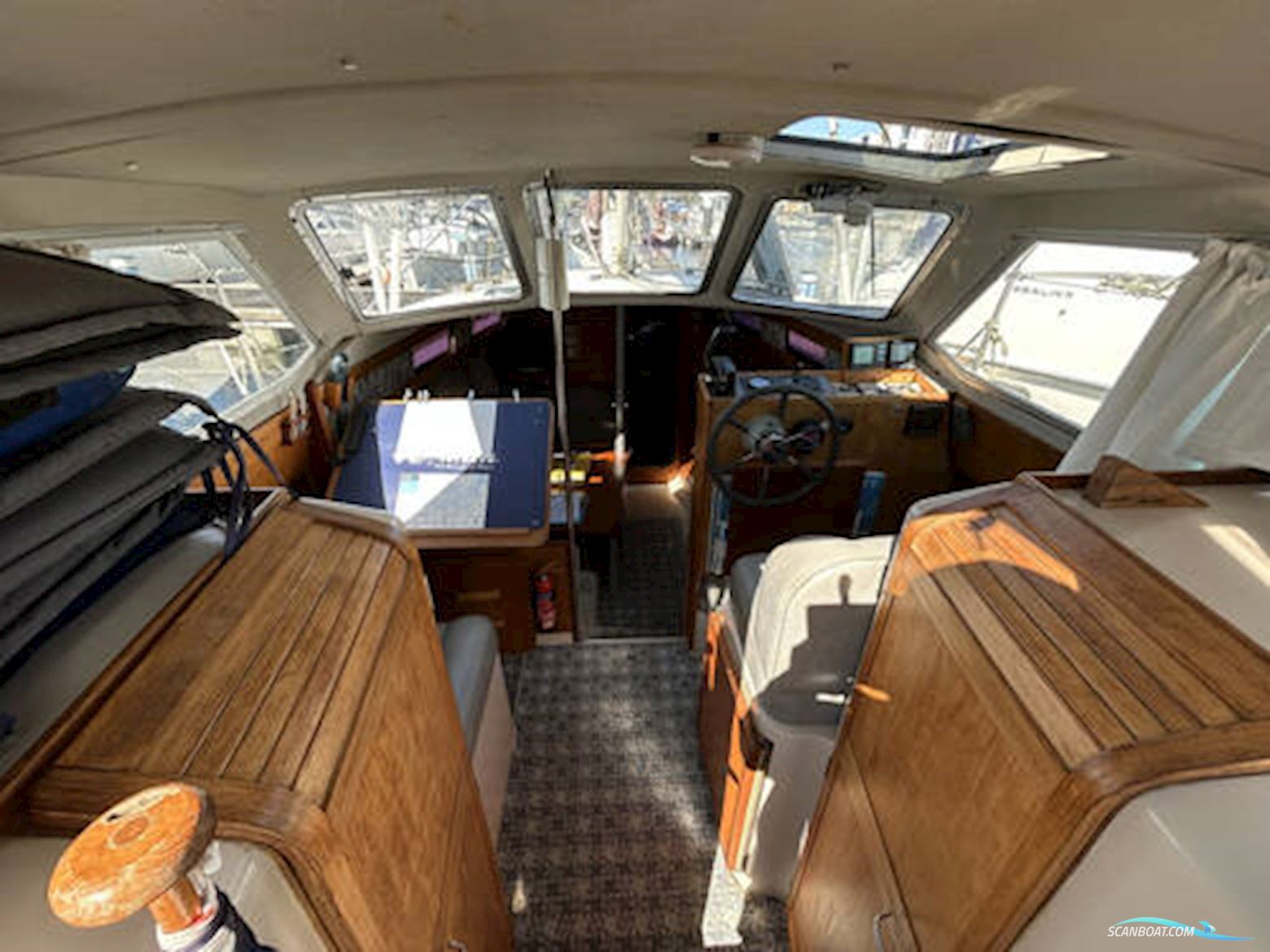 Hunter Horizon 32 Wheelhouse