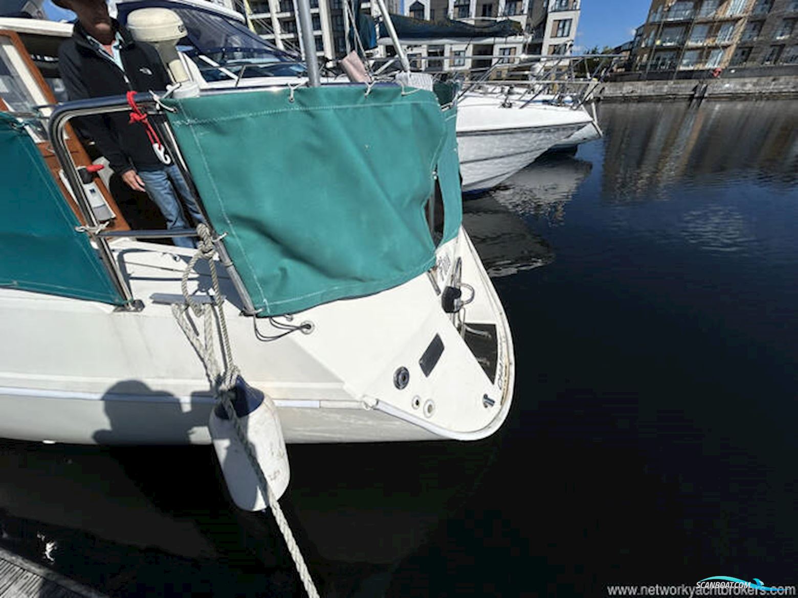 Hunter Horizon 32 Wheelhouse