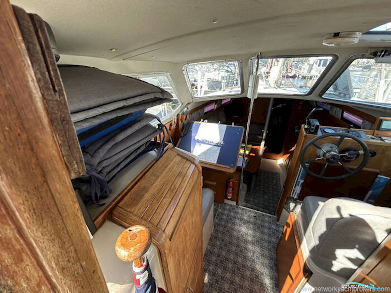 Hunter Horizon 32 Wheelhouse