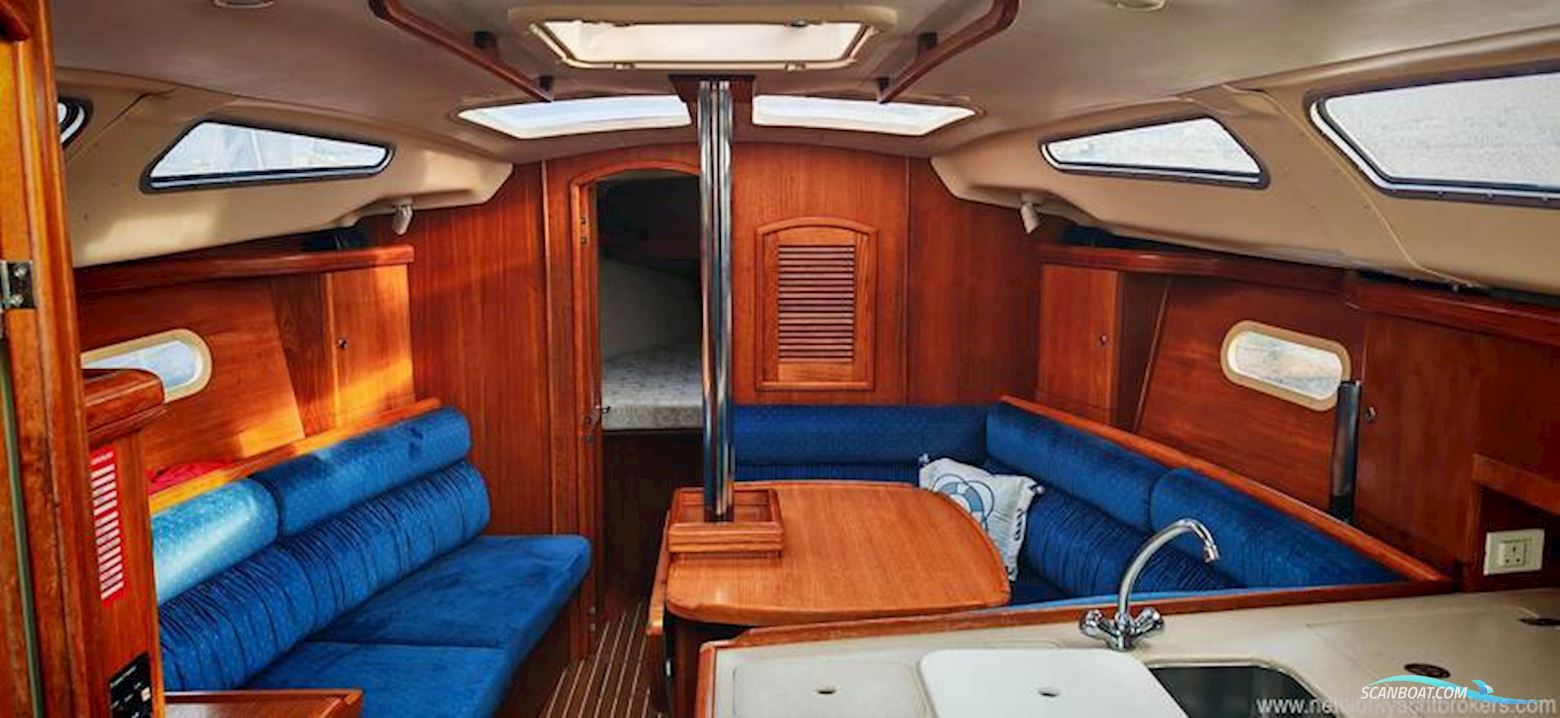 Hunter Legend 356   Bilge keel