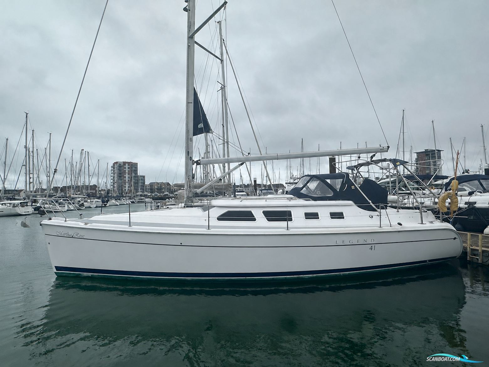 Hunter Legend 41 Deck Saloon Sailingboat 2010, with Yanmar engine, United Kingdom