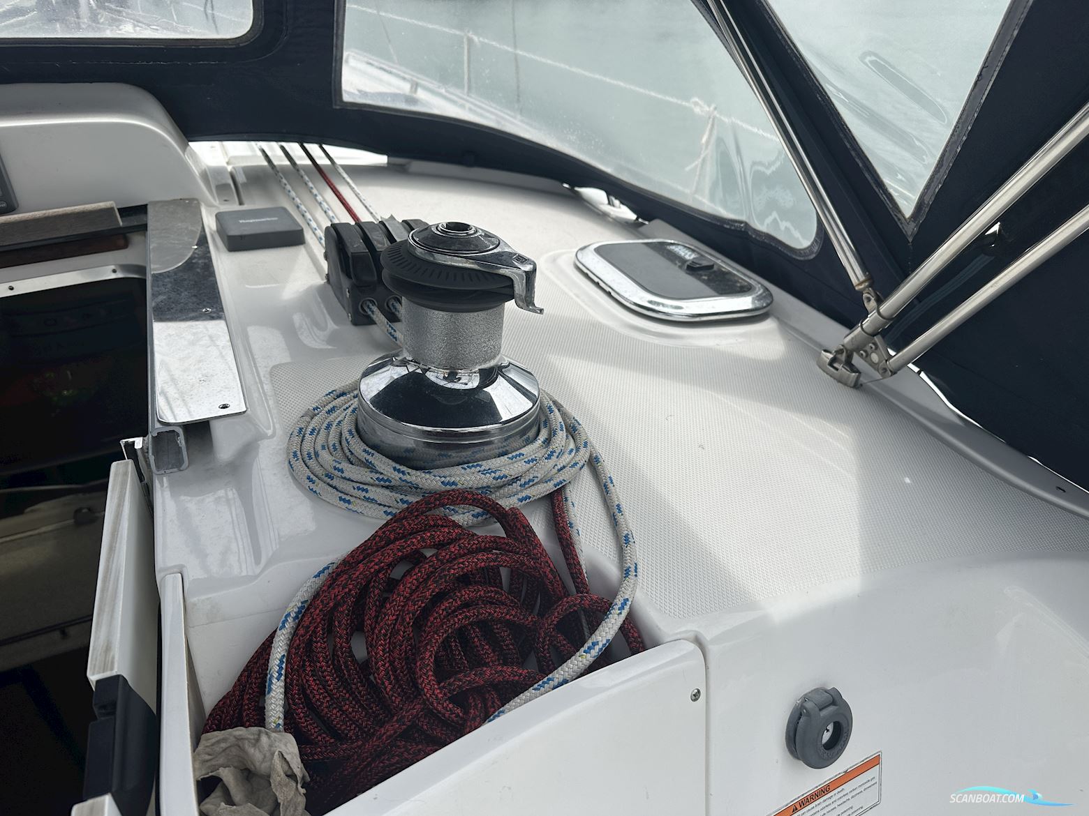 Hunter Legend 41 Deck Saloon