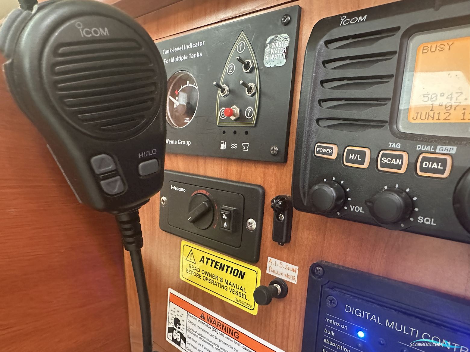 Hunter Legend 41 Deck Saloon