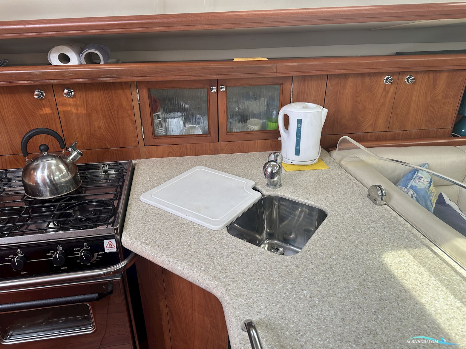 Hunter Legend 41 Deck Saloon
