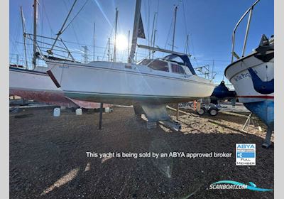 Hunter Pilot 27 Sailingboat 1996, with Nanni Twin engine, United Kingdom