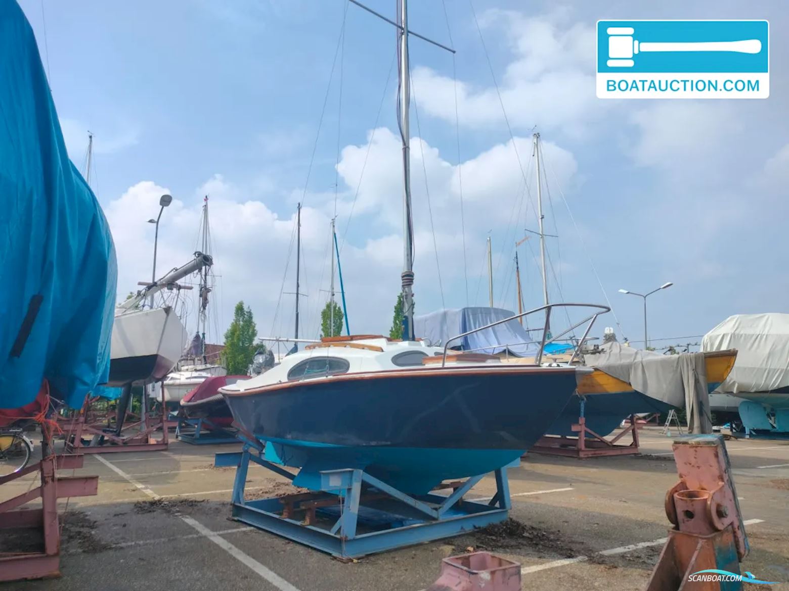 Hurley Silhouette Mkii Sailingboat 1963, with Yamaha engine, The Netherlands