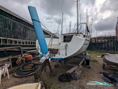 Huzar 21 Sailingboat 2009, with Tohatsu engine, United Kingdom