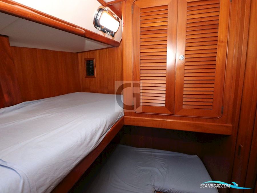 Hylas 54 RS