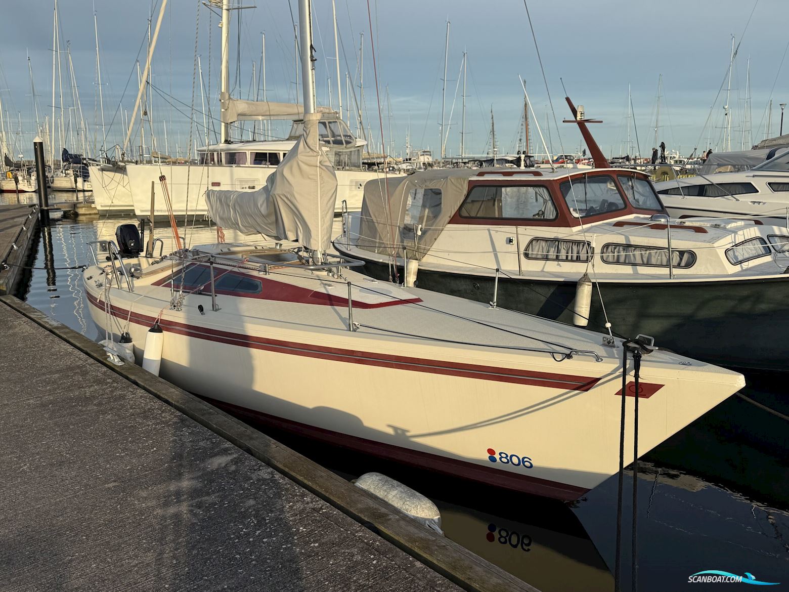 International 806, Solgt Sailingboat 1987, with Mercury engine, Denmark