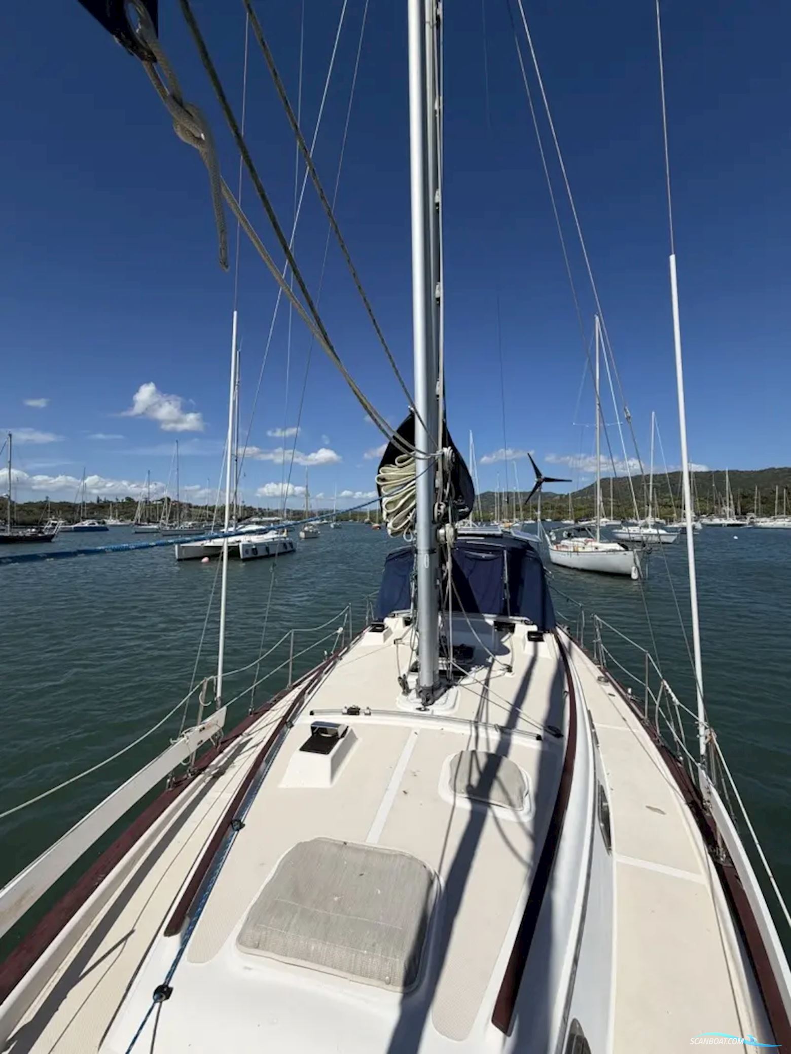 Island Packet 35