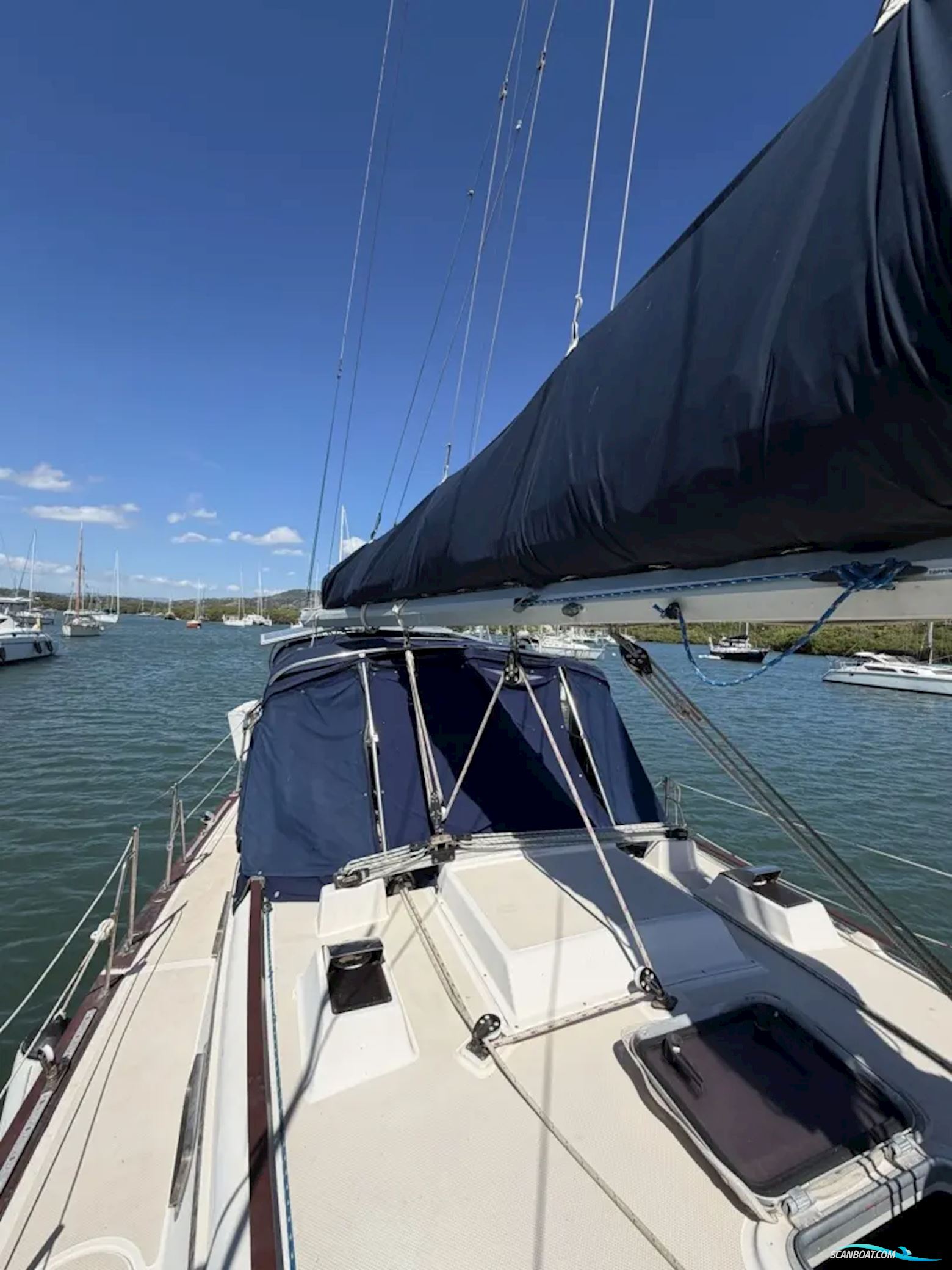 Island Packet 35