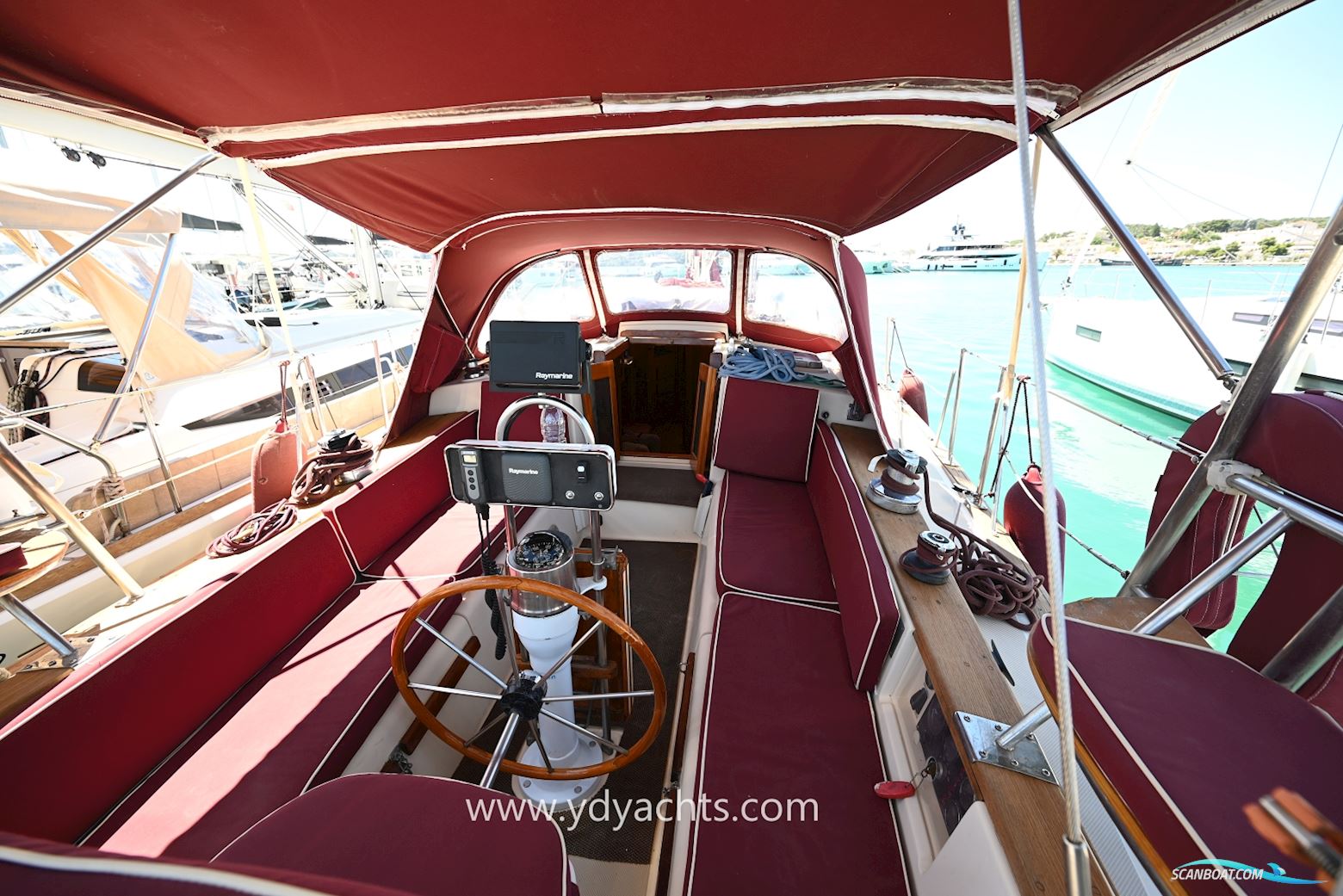 Island Packet 38