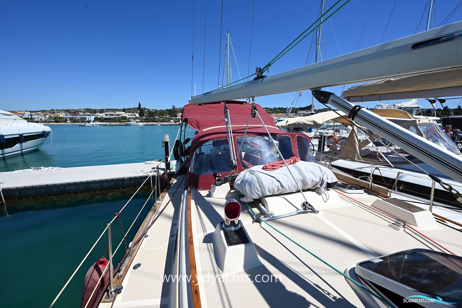 Island Packet 38