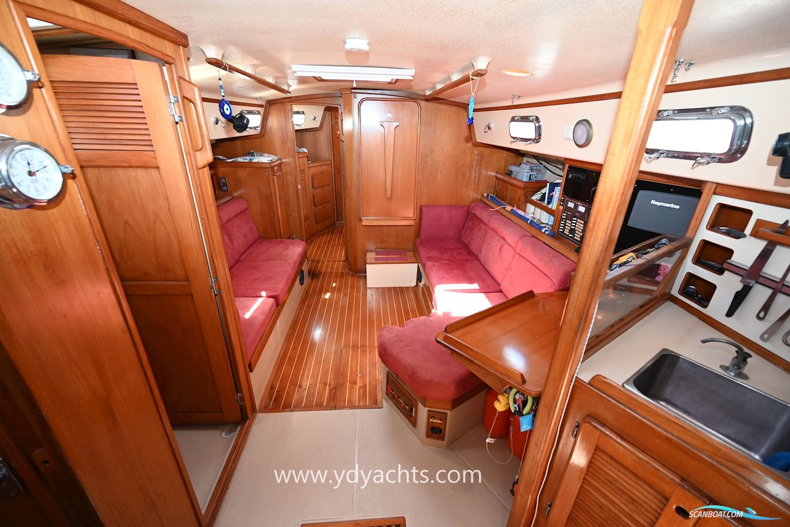Island Packet 38