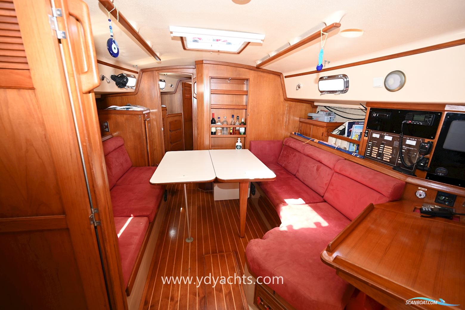 Island Packet 38