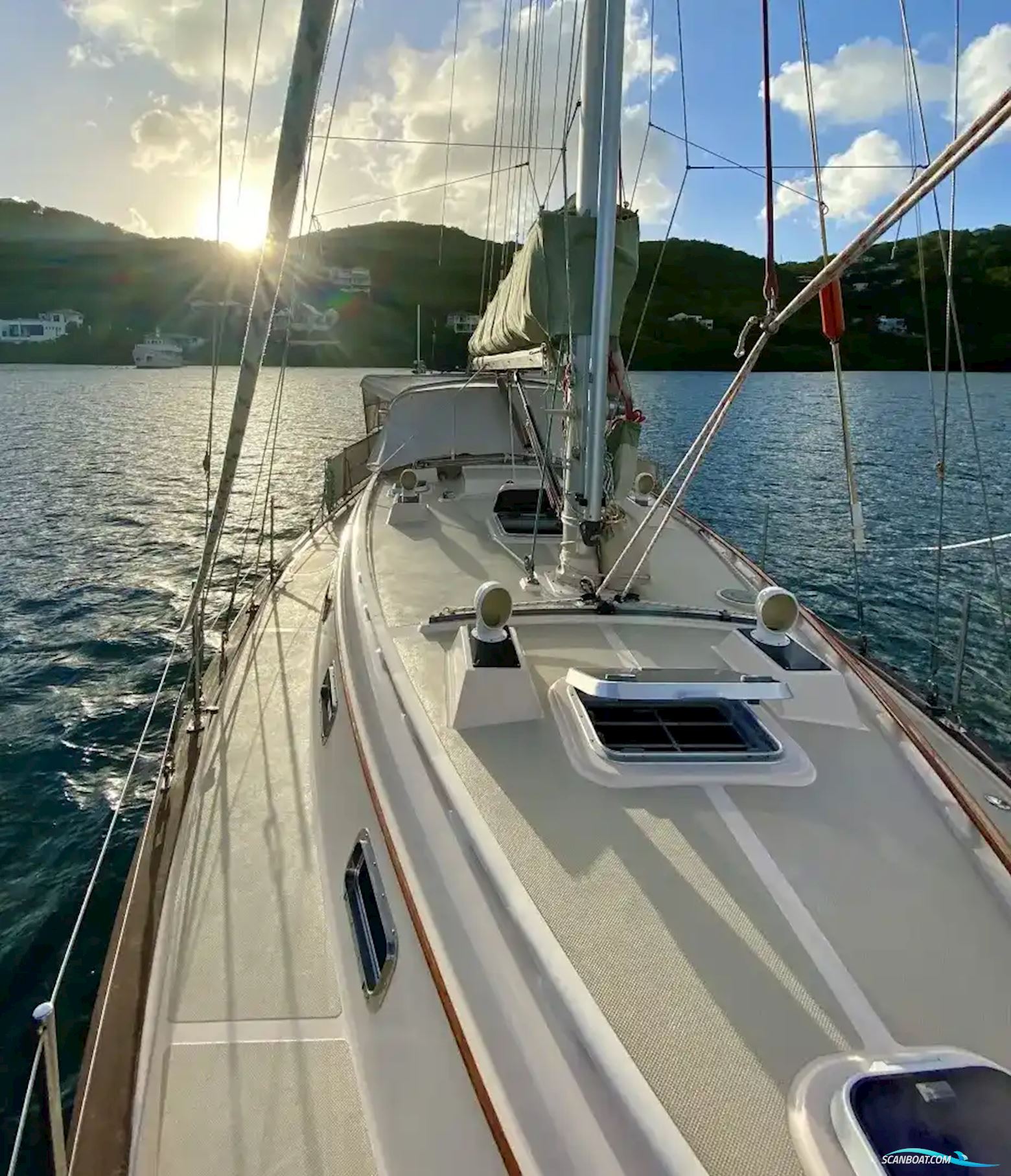 Island Packet 40