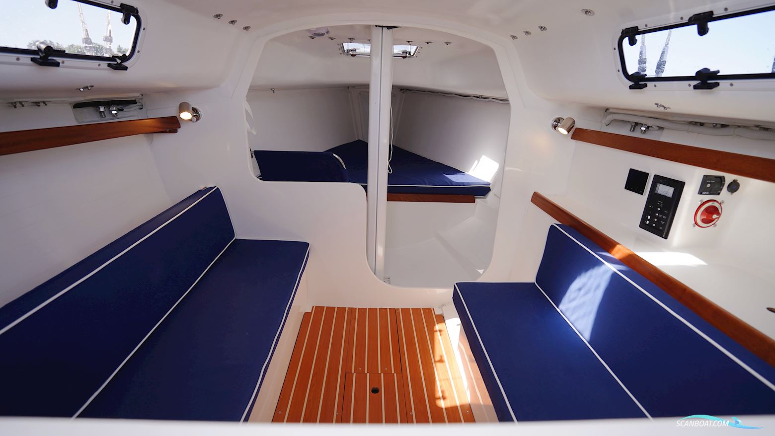 J Boats J 9