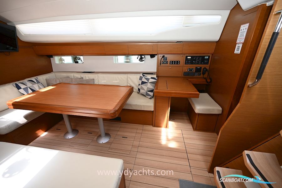 Jeanneau 54