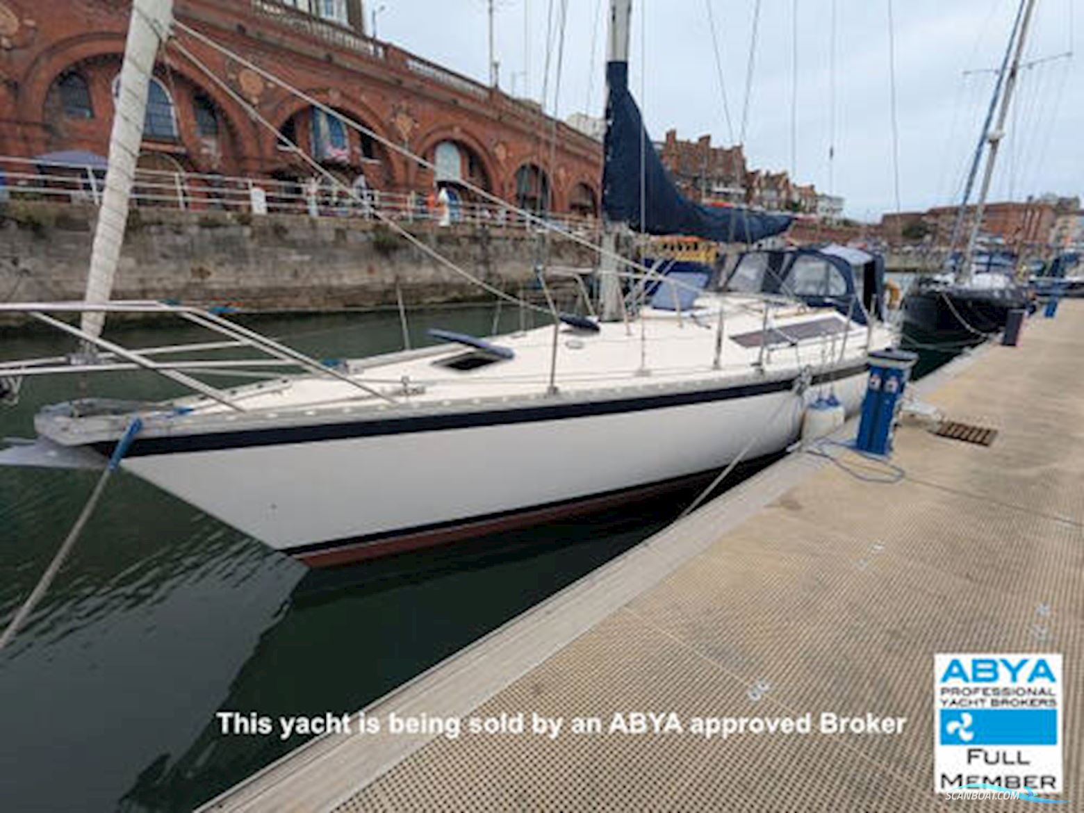 Jeanneau Sun Fizz 40 Sailingboat 1985, with Perkins 4018 engine, United Kingdom