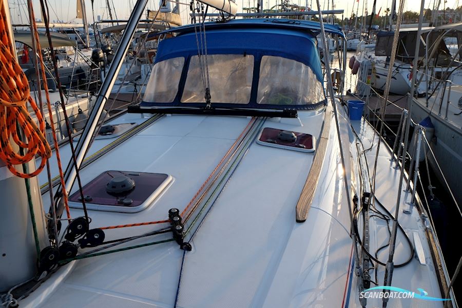 Jeanneau Sun Odyssey 44i Owners Version