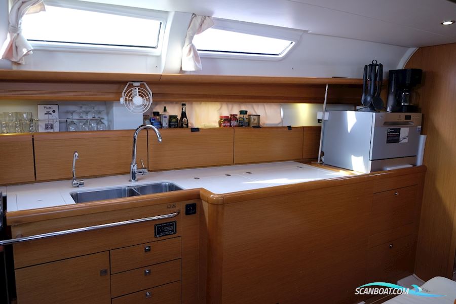 Jeanneau Sun Odyssey 44i Owners Version