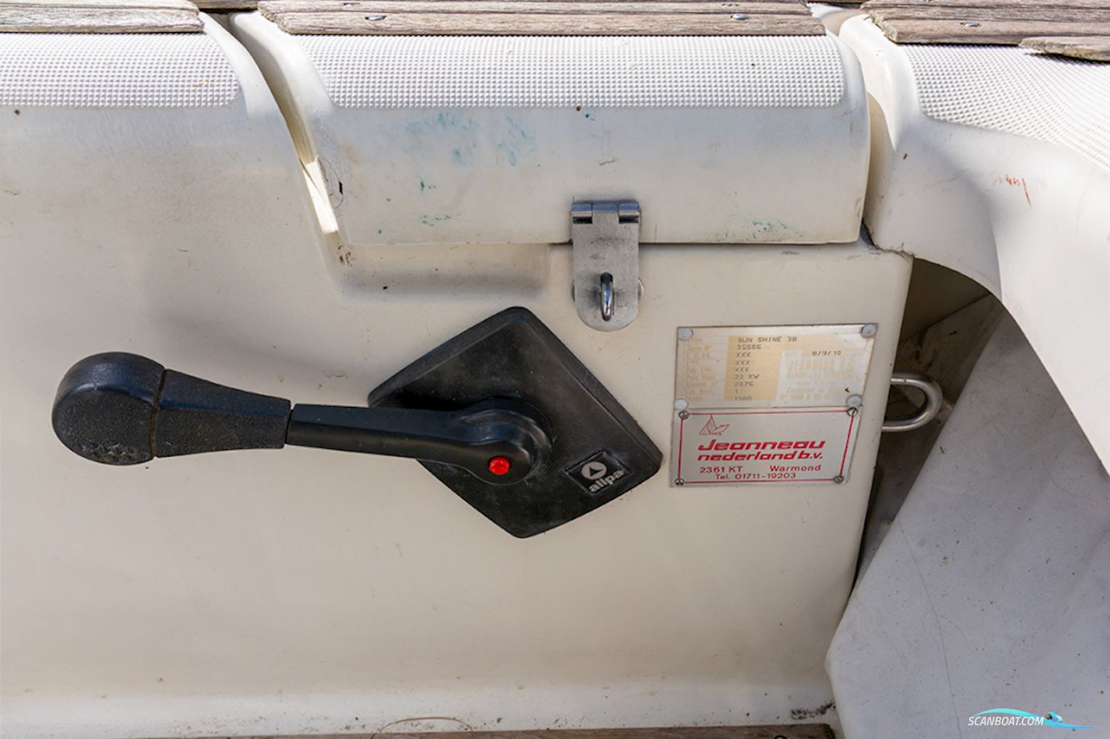 Jeanneau Sunshine 38 centerboard