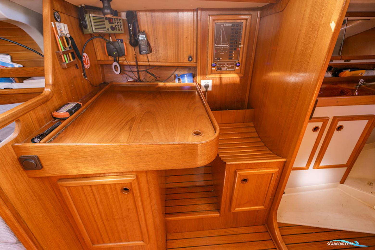 Jeanneau Sunshine 38 centerboard