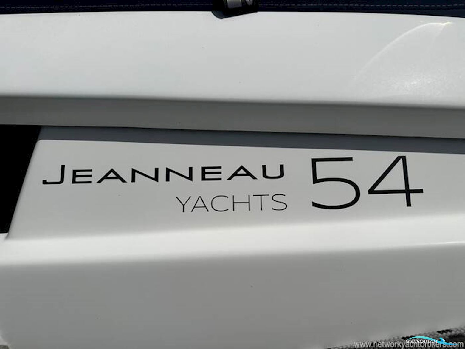 Jeanneau Yacht 54