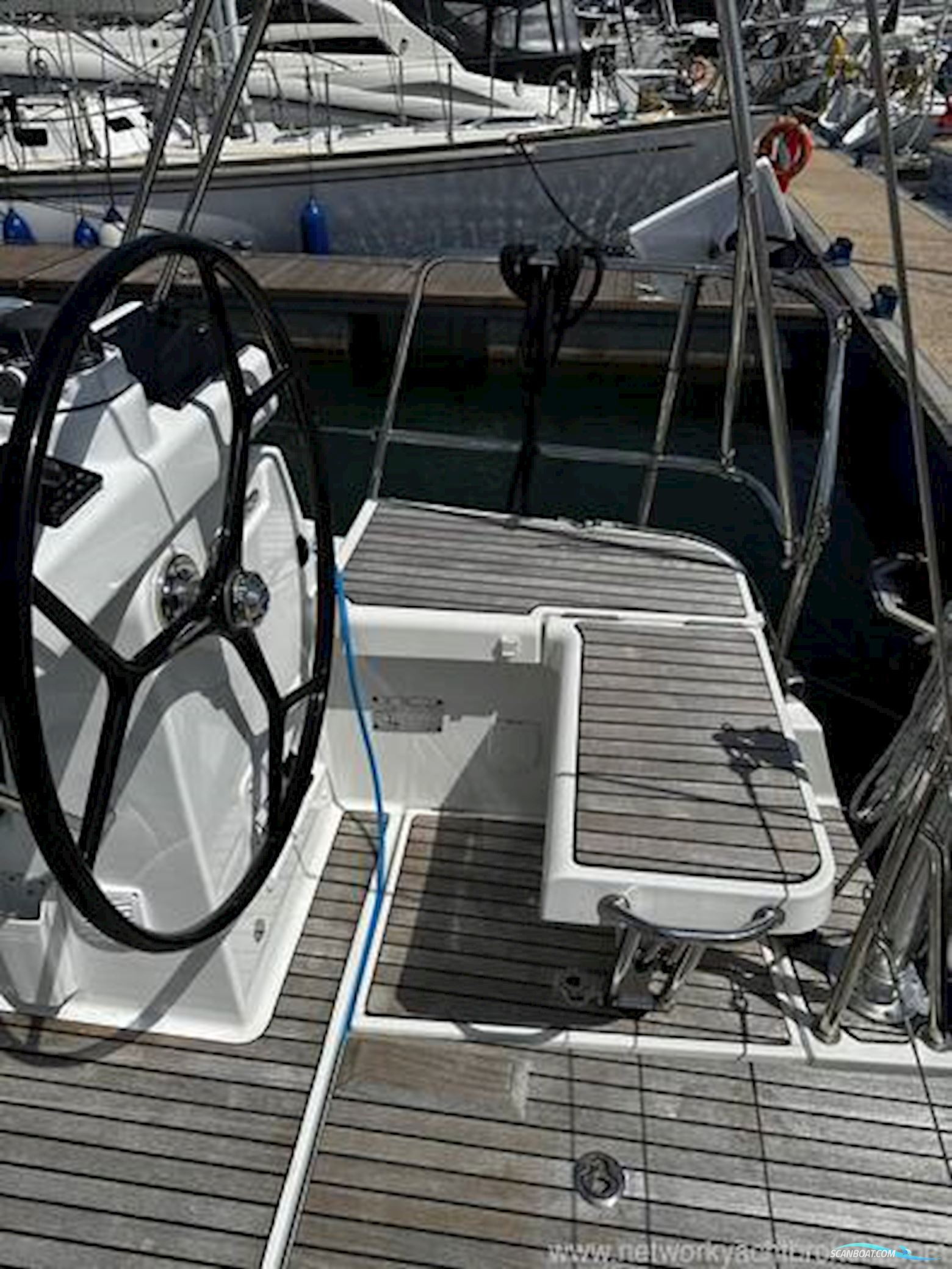 Jeanneau Yacht 54