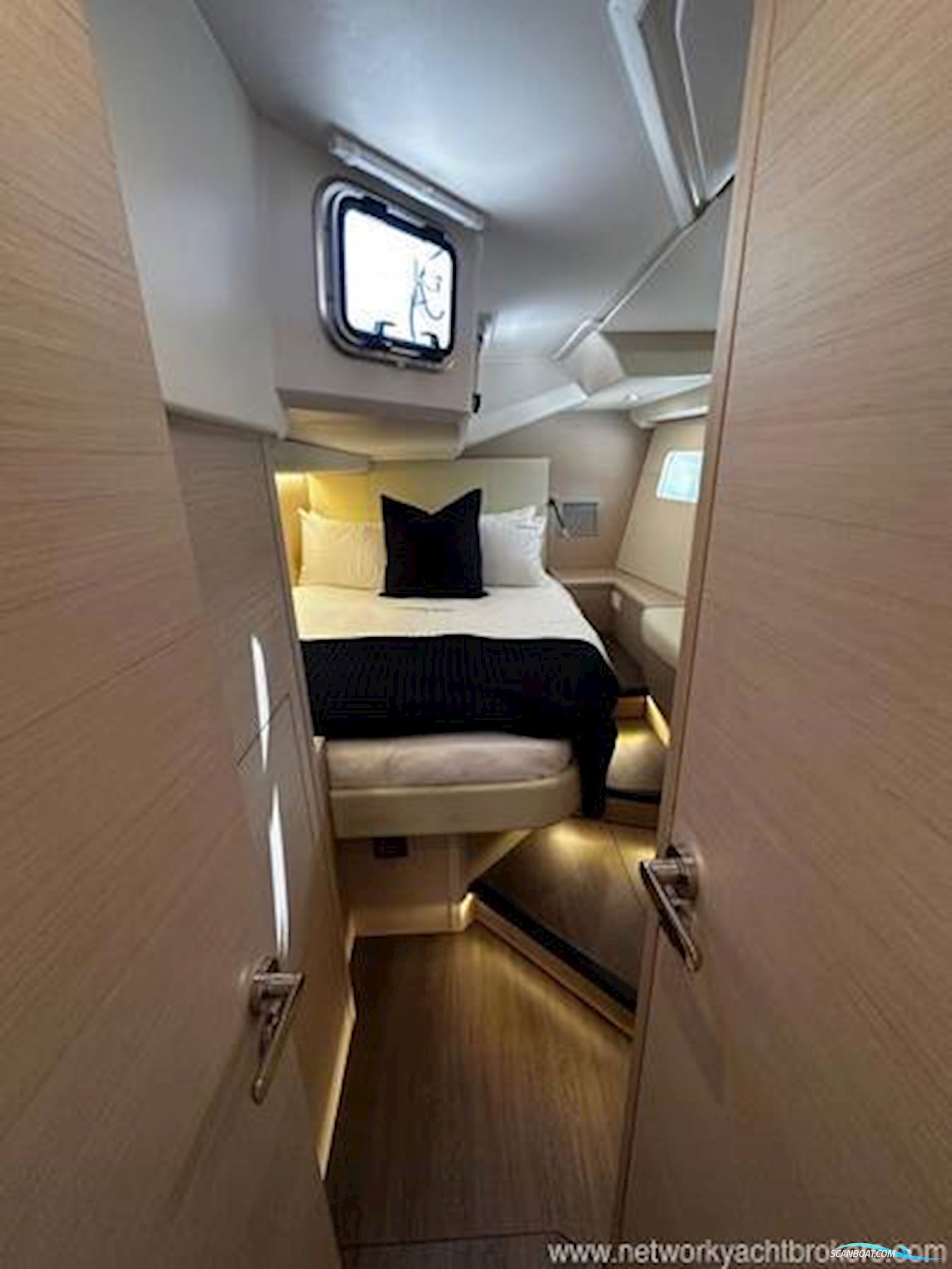 Jeanneau Yacht 54