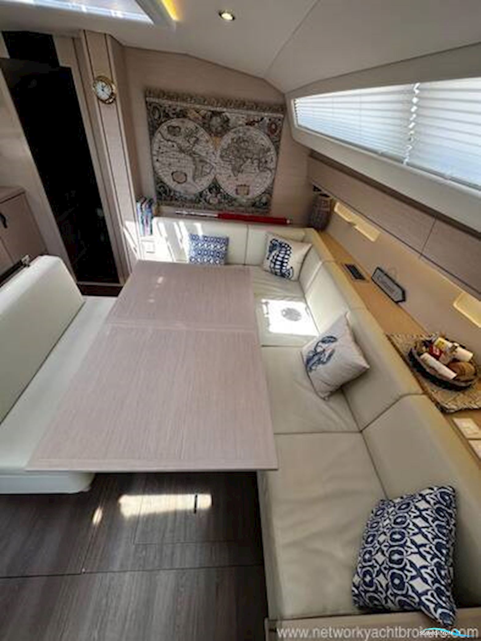 Jeanneau Yacht 54