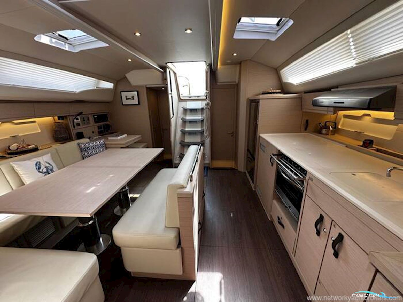 Jeanneau Yacht 54