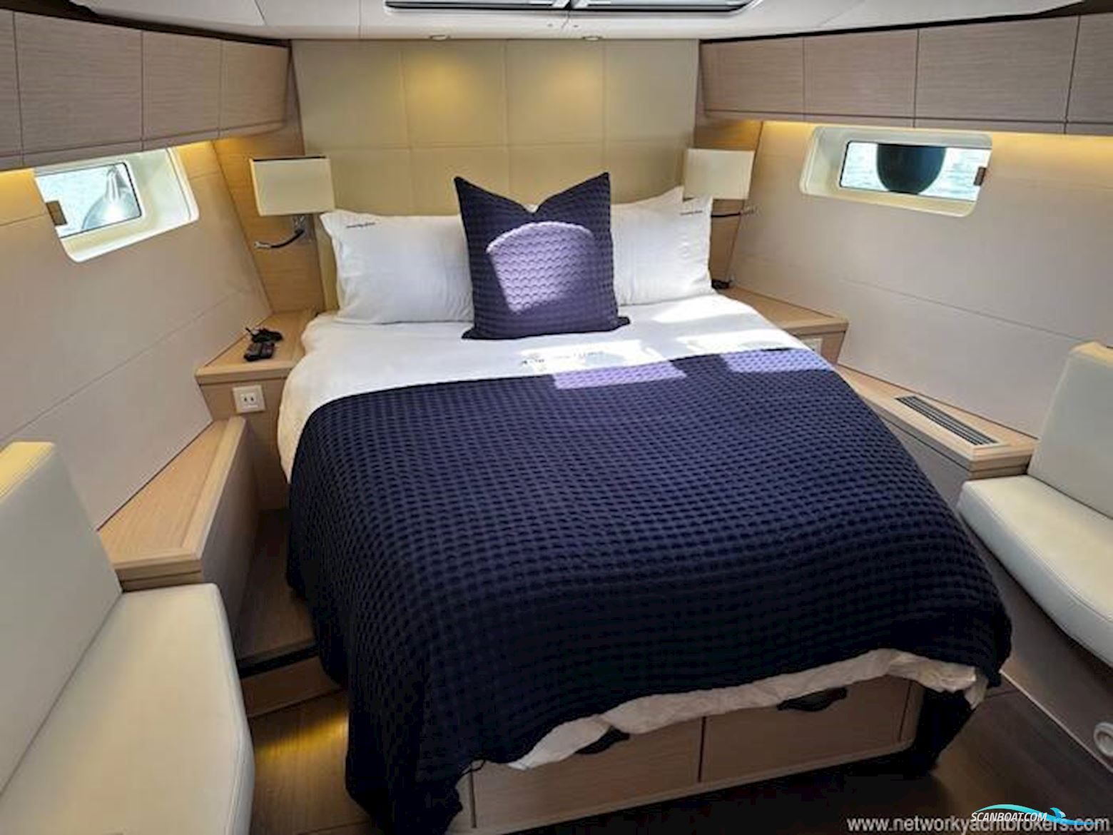 Jeanneau Yacht 54
