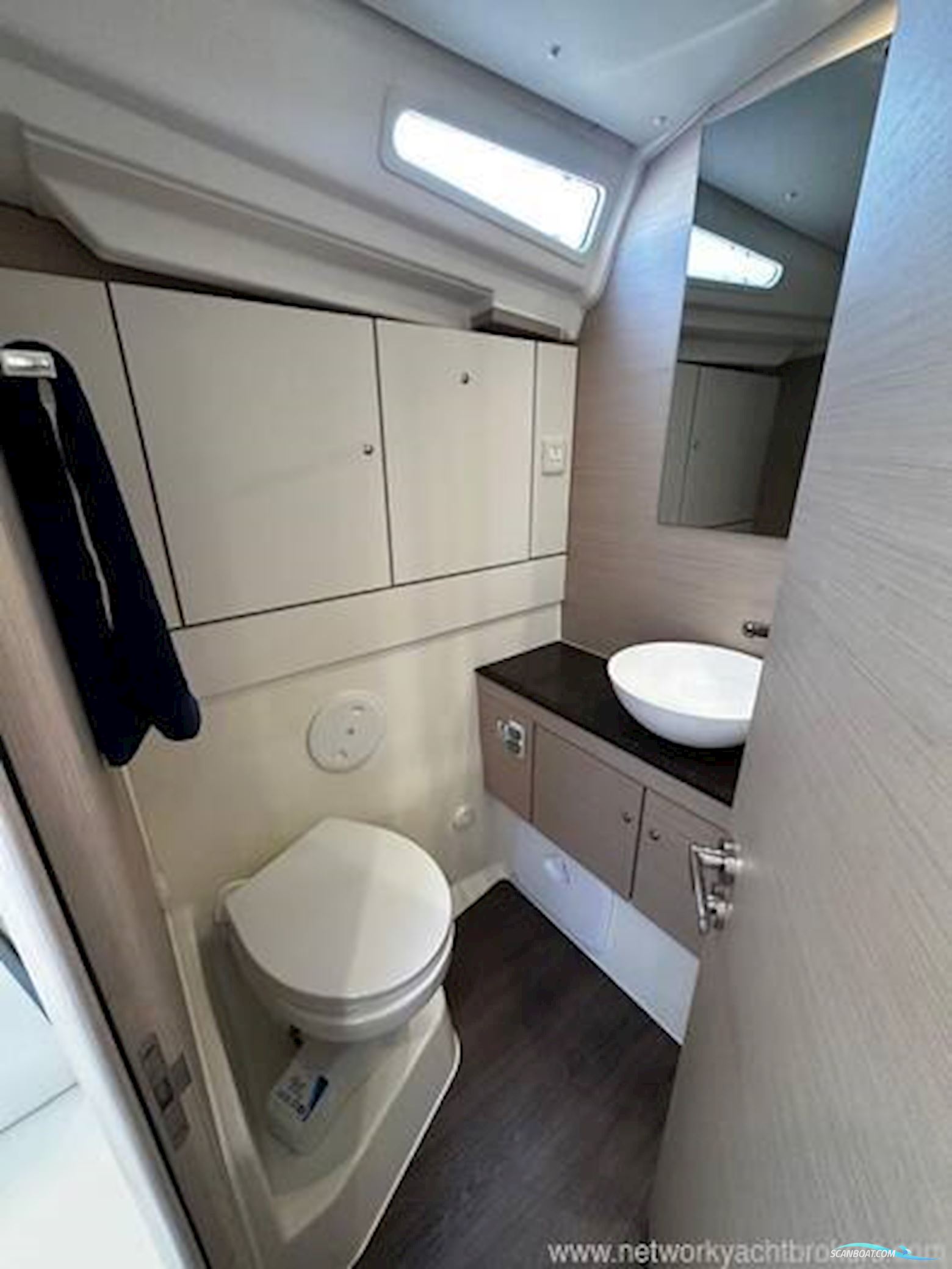 Jeanneau Yacht 54