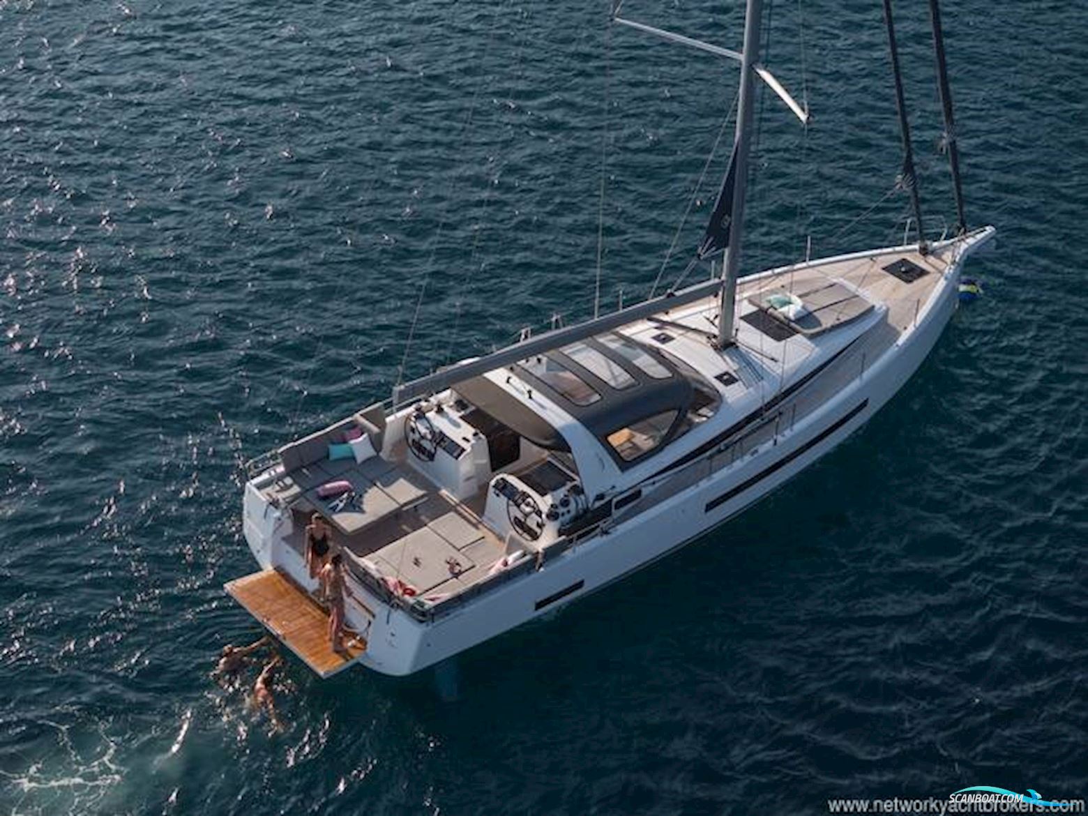 Jeanneau Yacht 55