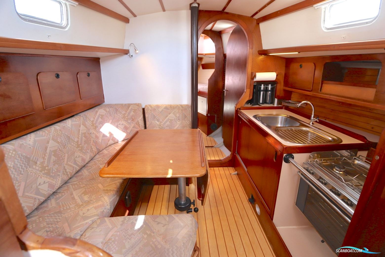 Koopmans 33 Deck Salon